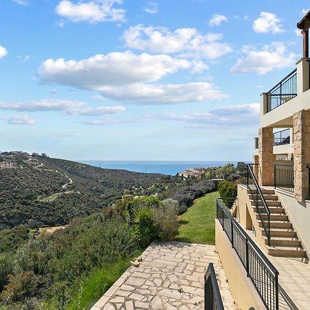 2 Bedroom Apartment Avdimou With Stunning Sea Views, Aphrodite Hills Resort Kúklia Kültér fotó