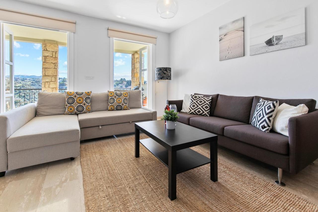 2 Bedroom Apartment Avdimou With Stunning Sea Views, Aphrodite Hills Resort Kúklia Kültér fotó