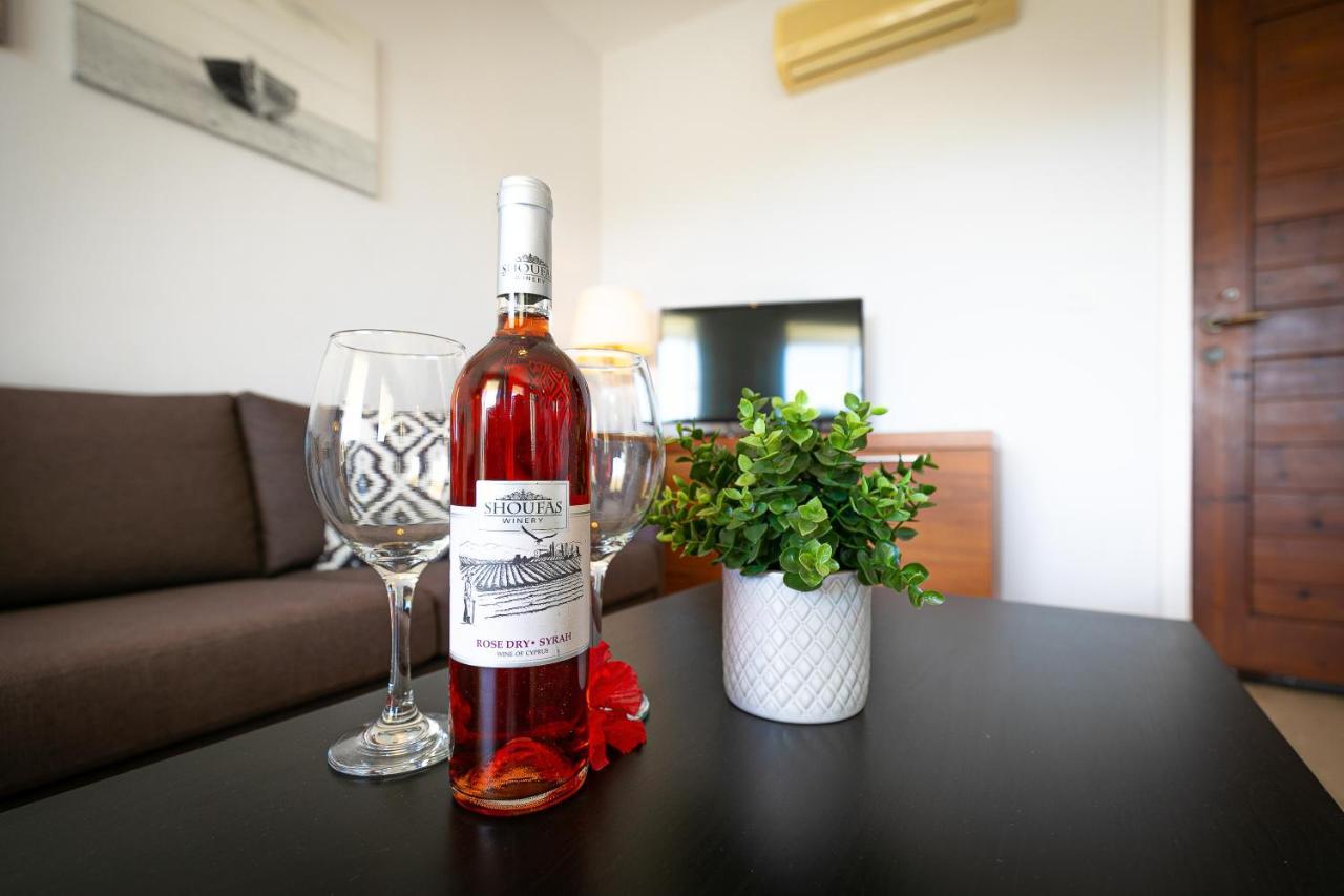 2 Bedroom Apartment Avdimou With Stunning Sea Views, Aphrodite Hills Resort Kúklia Kültér fotó