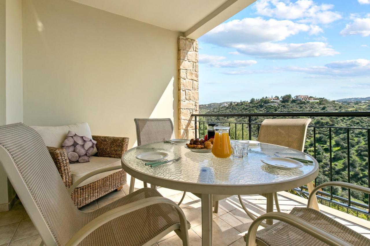2 Bedroom Apartment Avdimou With Stunning Sea Views, Aphrodite Hills Resort Kúklia Kültér fotó