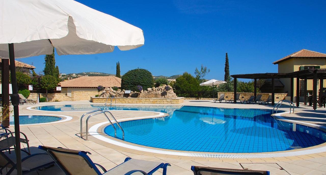 2 Bedroom Apartment Avdimou With Stunning Sea Views, Aphrodite Hills Resort Kúklia Kültér fotó