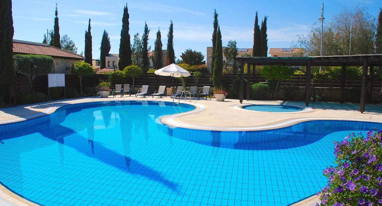 2 Bedroom Apartment Avdimou With Stunning Sea Views, Aphrodite Hills Resort Kúklia Kültér fotó