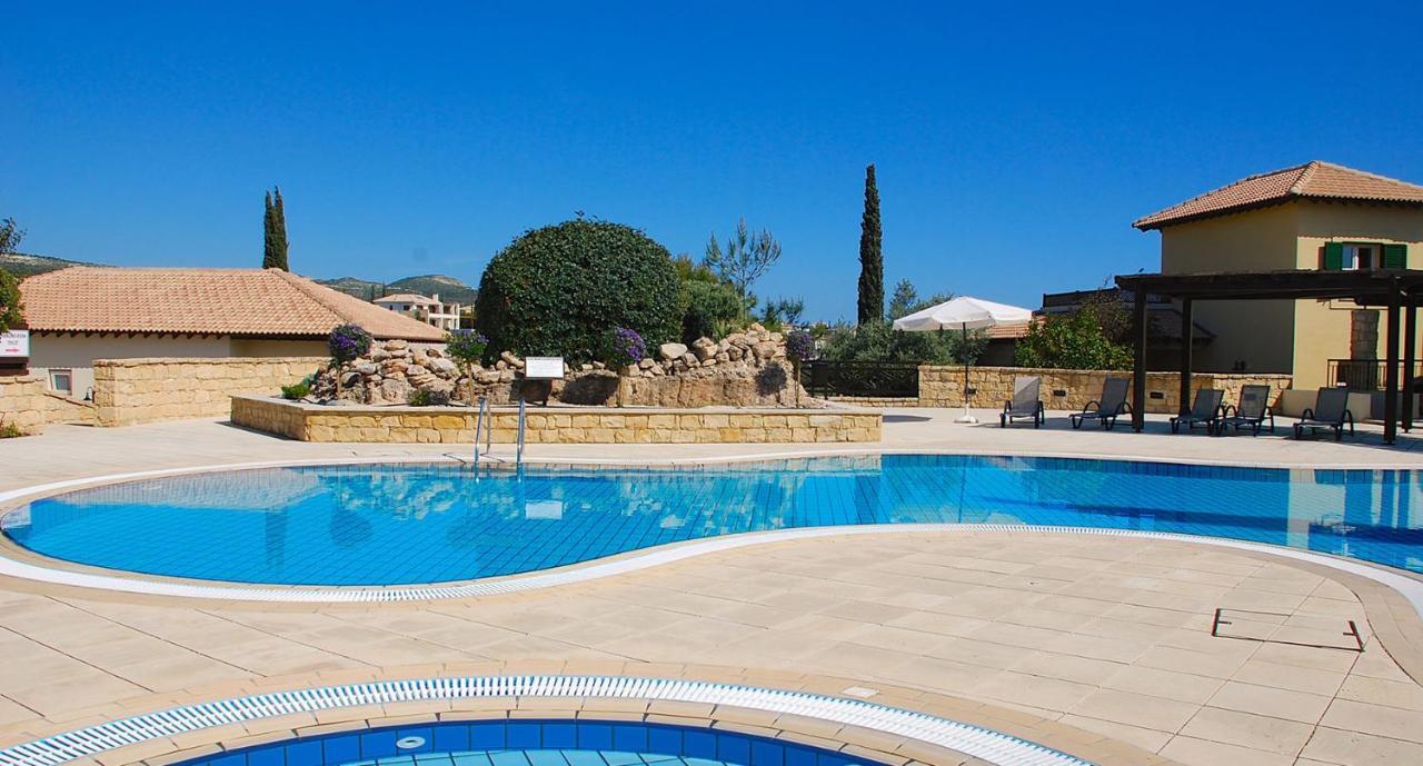 2 Bedroom Apartment Avdimou With Stunning Sea Views, Aphrodite Hills Resort Kúklia Kültér fotó