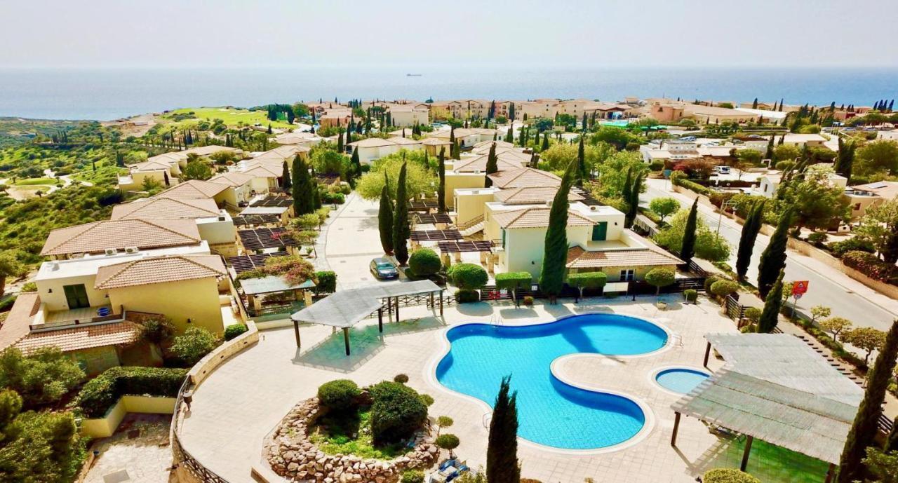 2 Bedroom Apartment Avdimou With Stunning Sea Views, Aphrodite Hills Resort Kúklia Kültér fotó