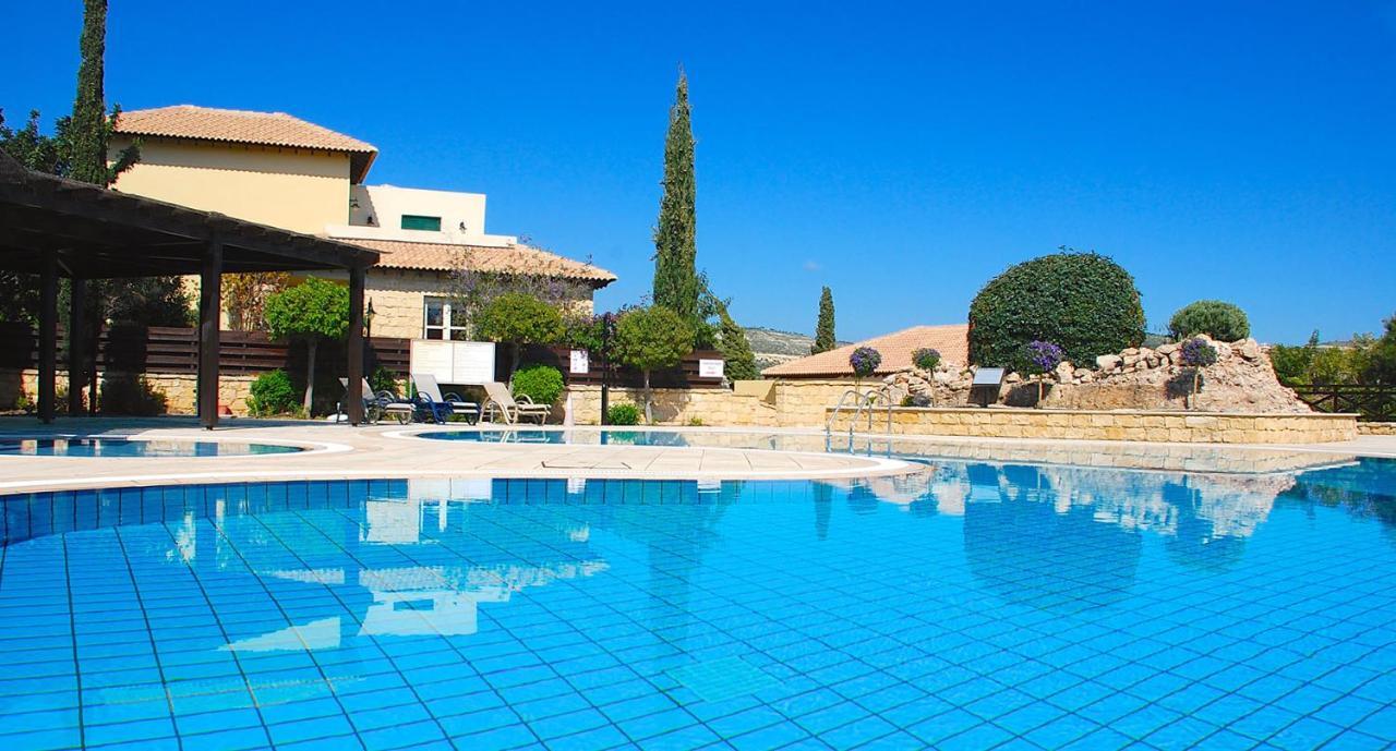 2 Bedroom Apartment Avdimou With Stunning Sea Views, Aphrodite Hills Resort Kúklia Kültér fotó