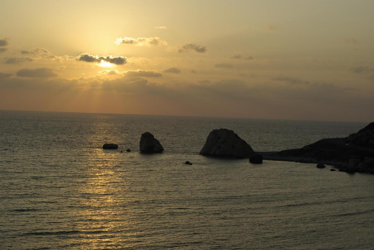 2 Bedroom Apartment Avdimou With Stunning Sea Views, Aphrodite Hills Resort Kúklia Kültér fotó